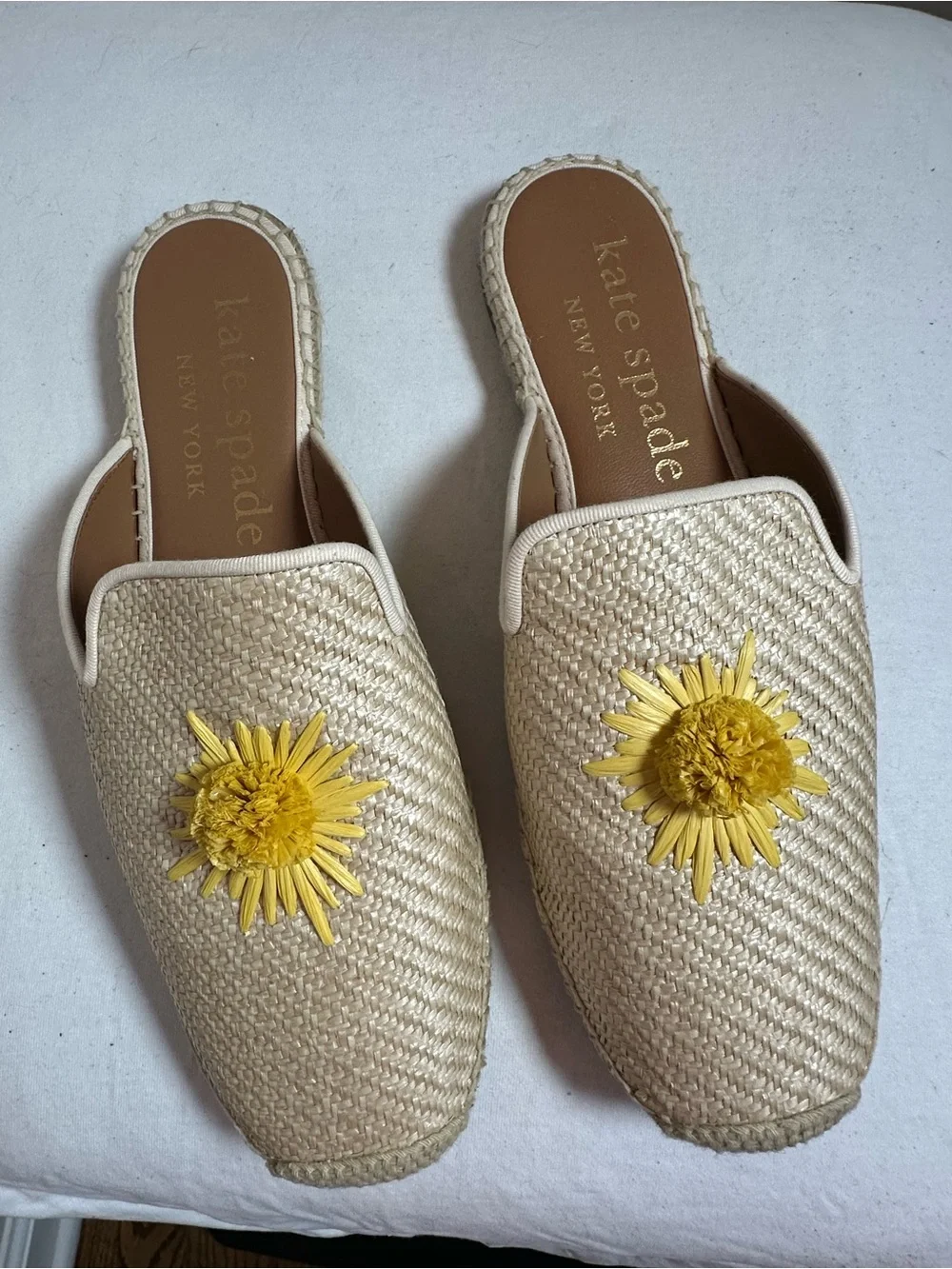 New Without Tags Kate Spade woven sunflower slide on flat shoes!
